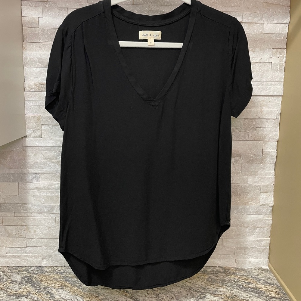 Cloth & Stone Black Tunic V Neck Too  Like New! size Small